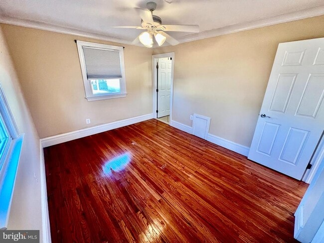 Building Photo - 16 Schoolhouse Dr