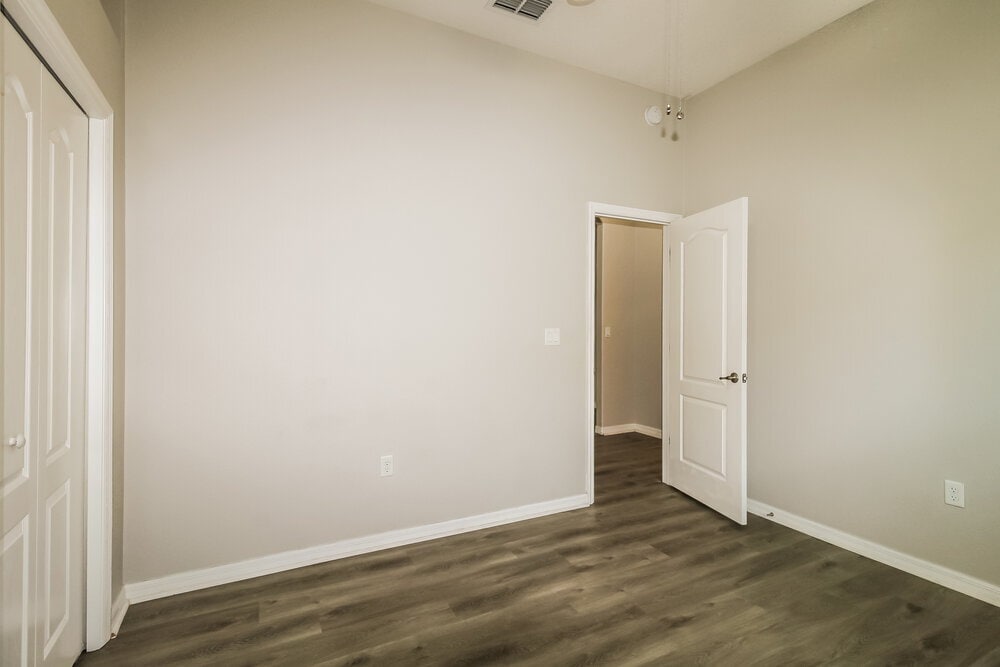 Building Photo - 4323 Sand Ridge Blvd