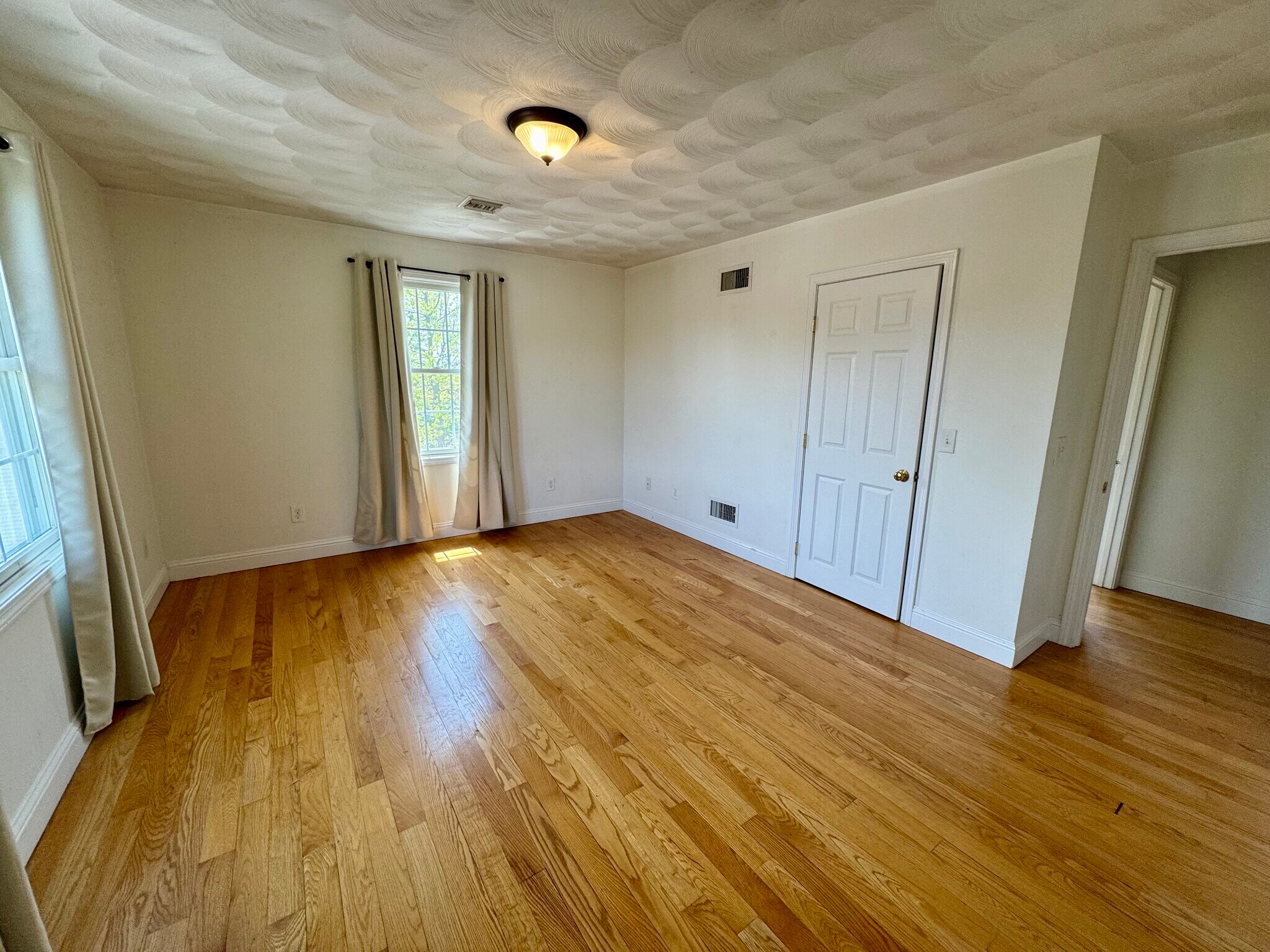 Building Photo - 3477 Pawtucket Ave