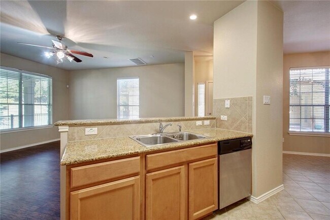 Building Photo - 1310 W Parmer Ln