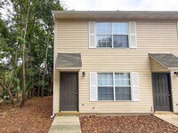 Building Photo - 1921 Larette Dr