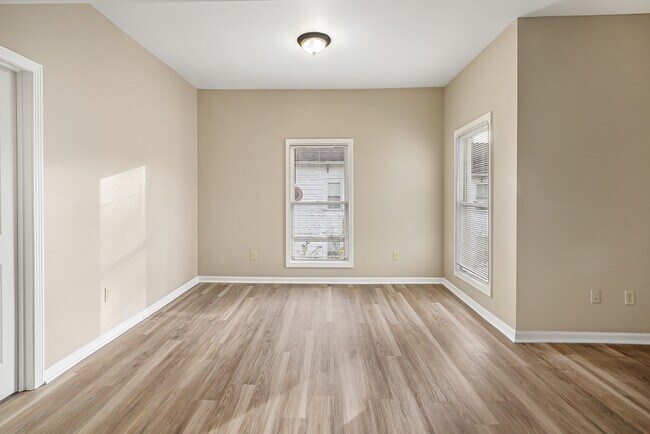 Building Photo - 12 Franklin Ave