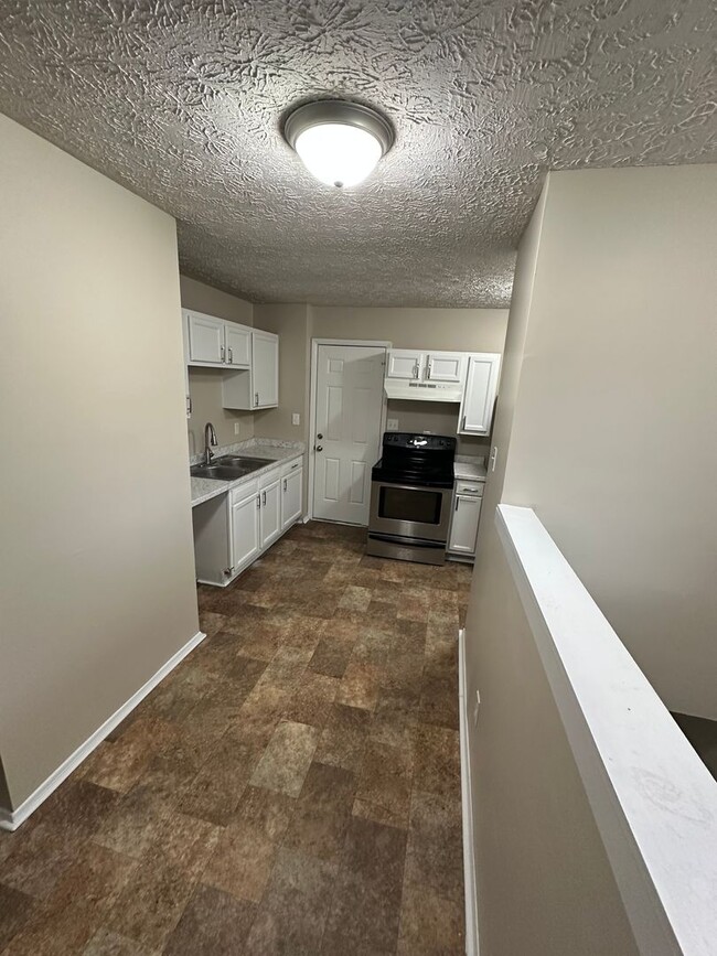Building Photo - 3 Bed 2 Bath Home Located in Warren Township