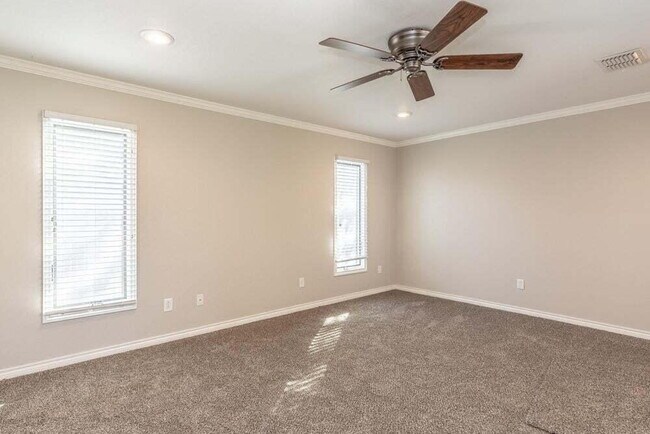 Building Photo - 3001 32nd St