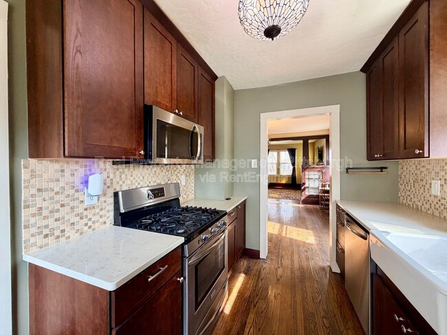 Building Photo - 1818 Kleber St