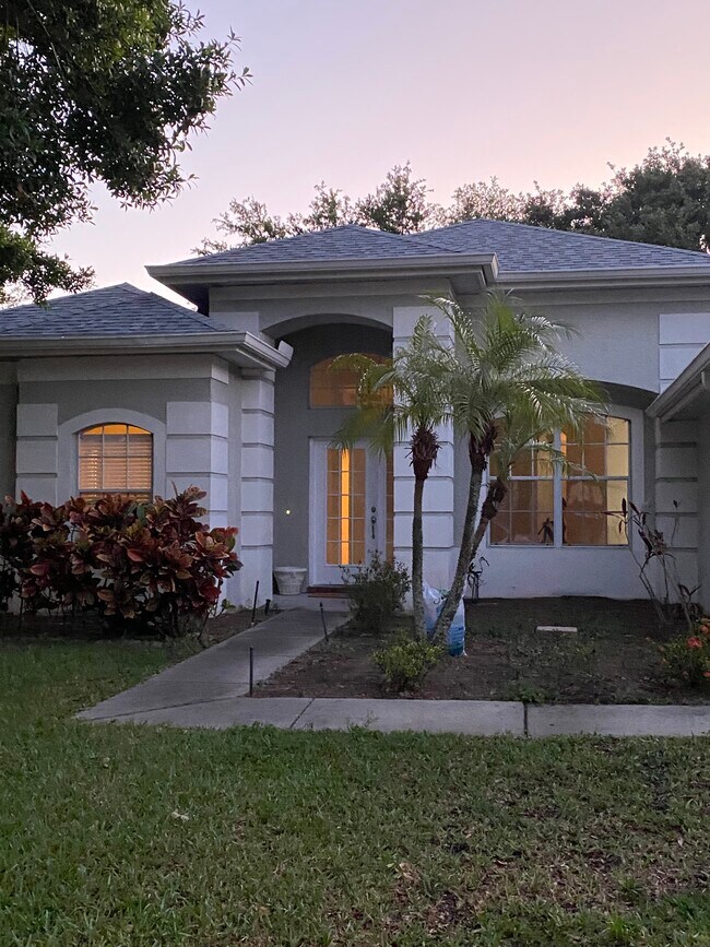 Building Photo - 394 Knight Dr
