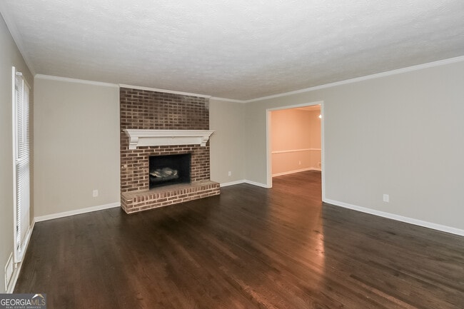 Building Photo - 3103 Skyland Dr