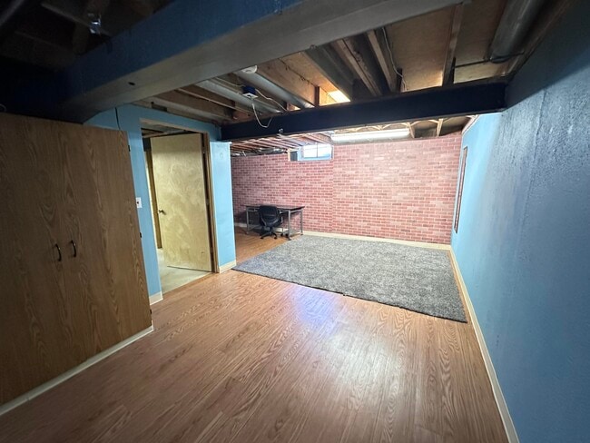 Building Photo - 1891 Vine Way Dr