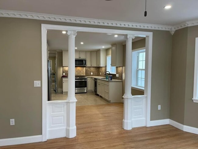 Upstairs unit - 321 Turner St