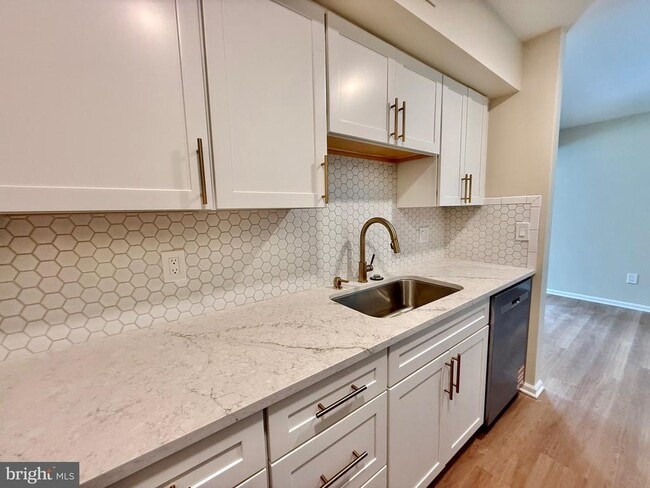 Building Photo - 31013 Bennett Pl