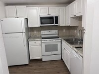 Building Photo - 1505 Crescent Cir