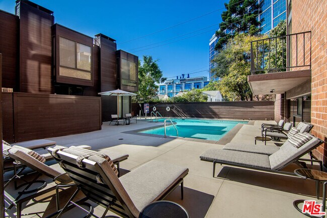 Building Photo - 1033 Carol Dr