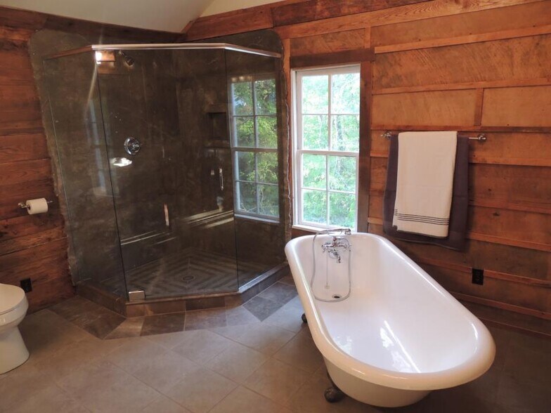 Marble shower and claw foot tub - 6832 Piney River Rd N