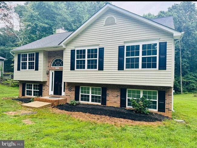 Building Photo - 44 Hidden Lake Dr