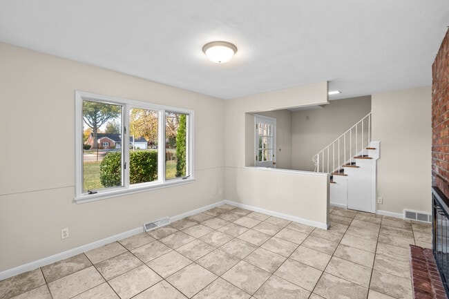 Building Photo - 3735 Heatherdowns Blvd