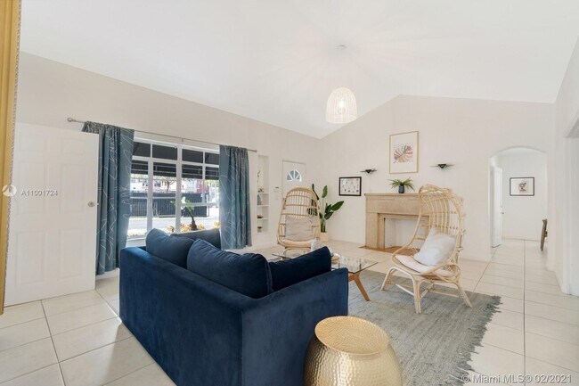 Building Photo - 5943 Biscayne Blvd