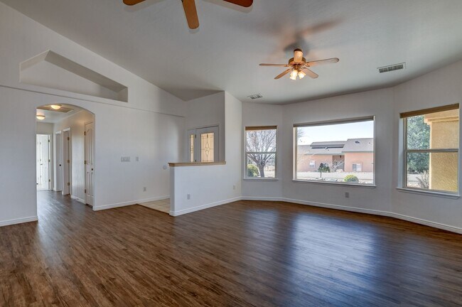 Building Photo - Home for Rent in Prescott Valley!
