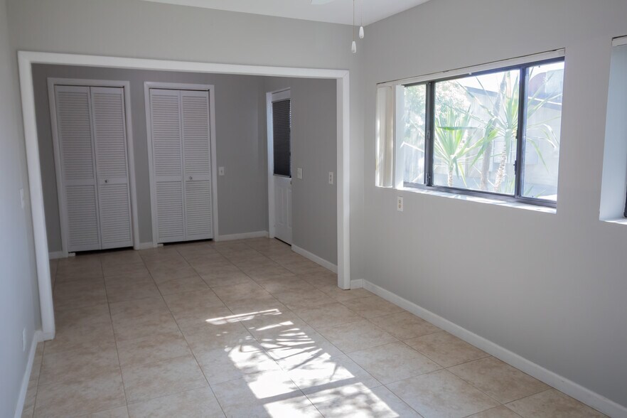 Bonus Room - 6721 E McDowell Rd