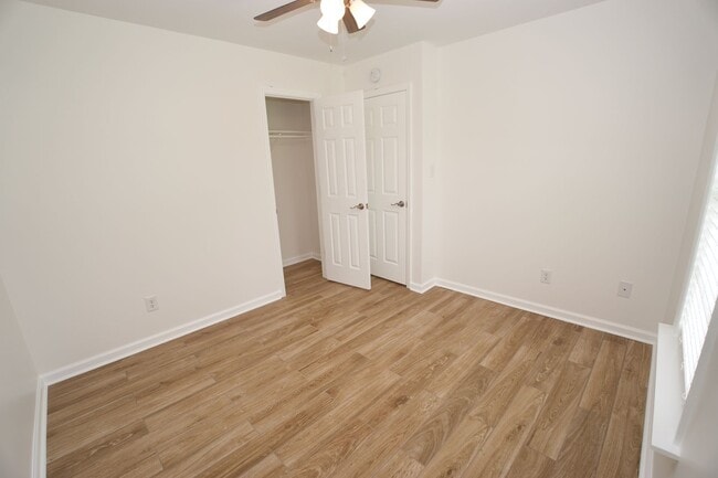 Building Photo - 210 Hayden Pl