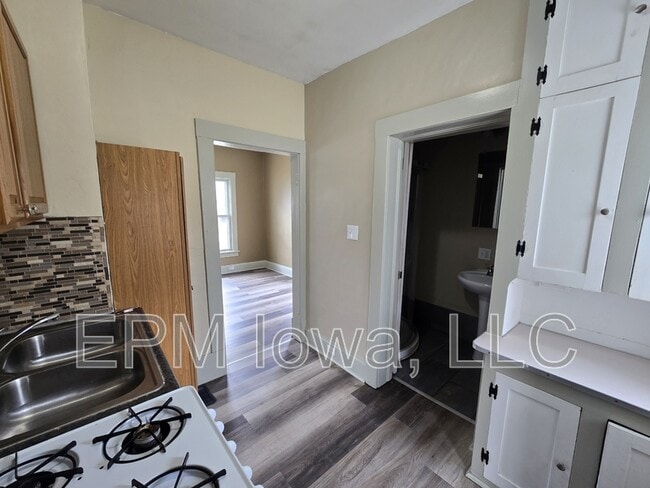 Building Photo - 823 Glenwood St