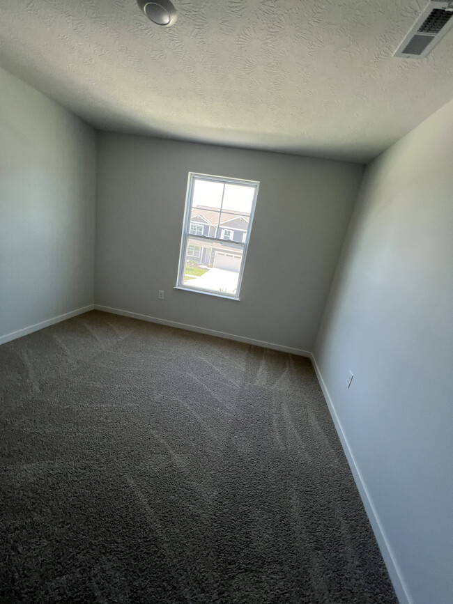 Front bedroom (3rd bedroom) - 6582 Pfeifer Ash Dr