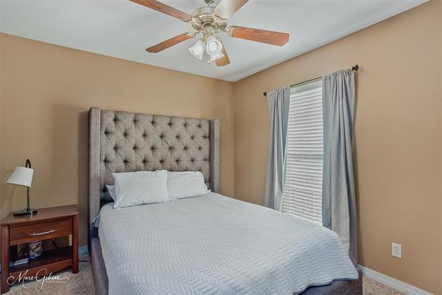 Building Photo - 3303 Colonial Dr