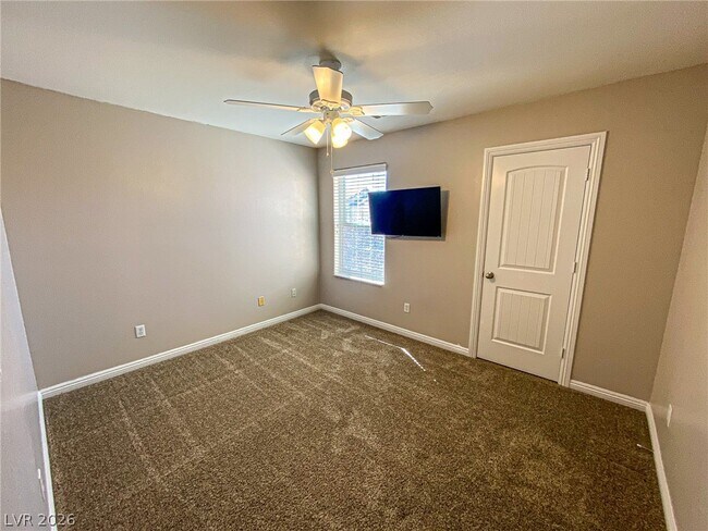 Building Photo - 6982 Majestic Palm Dr