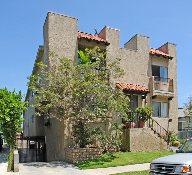 Building Photo - 3826 College Ave