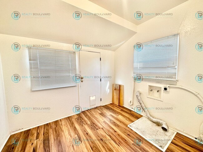 Building Photo - Charming 2-bedroom, 1-bathroom house near the Truckee river