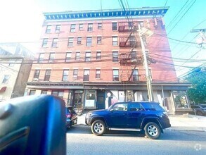 Building Photo - 336 4th St