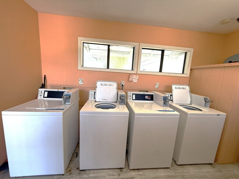 Building Photo - 627 N Waccamaw Dr