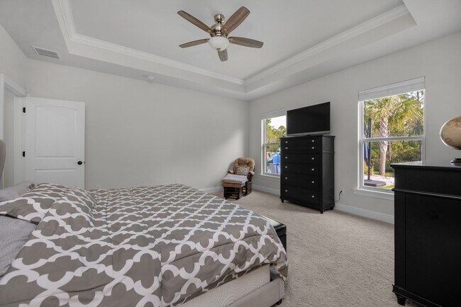 Building Photo - 5718 Oak Hvn Ln