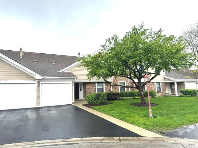Building Photo - 220 Oak Knoll Ct