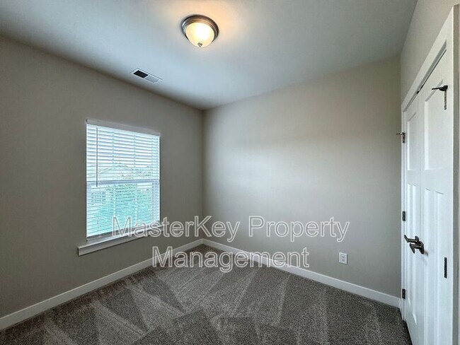 Building Photo - 1105 Tender Dr