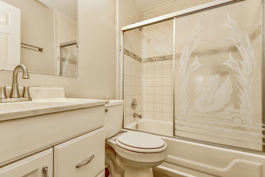 Building Photo - 2702 Woodstream Cir