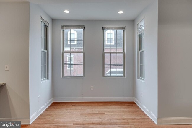 Building Photo - 2401 Carpenter St