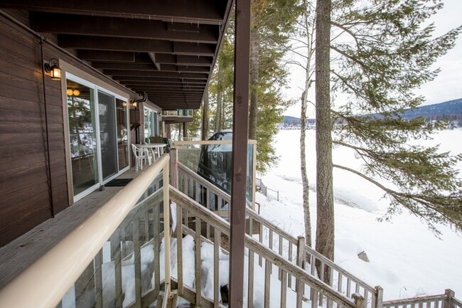 Building Photo - 1 bedroom, 1 bath condo on Whitefish Lake
