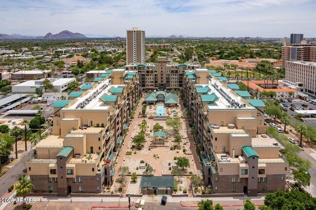 Building Photo - 16 W Encanto Blvd