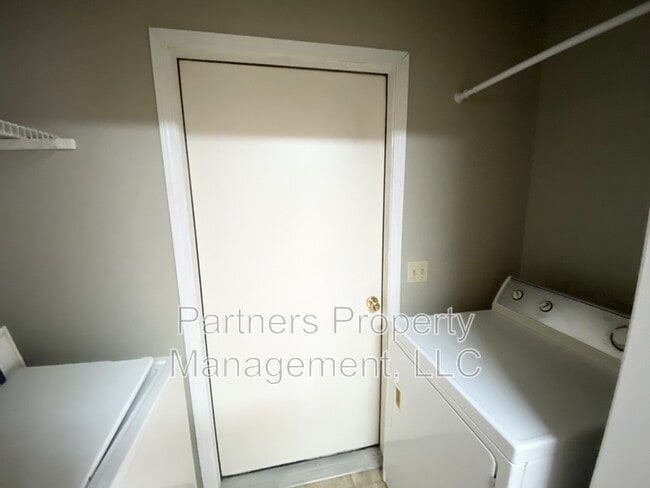 Building Photo - 1645 N Dawn Dr