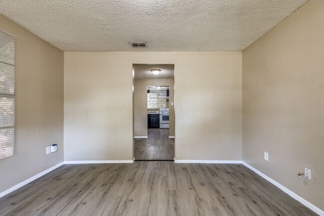 Building Photo - 8100 Doreen Ave