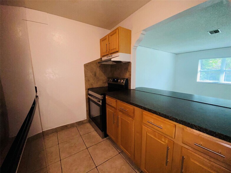 Building Photo - 11380 NW 39th St