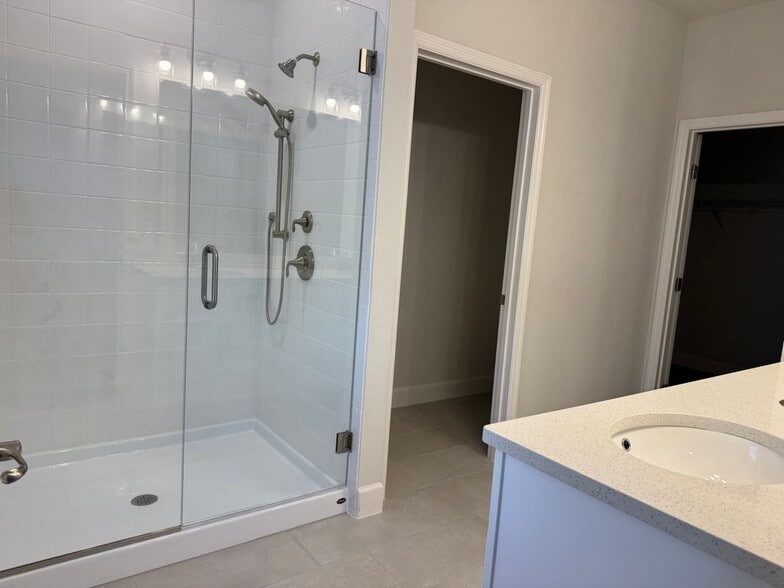 Building Photo - 510 Belmond Dr