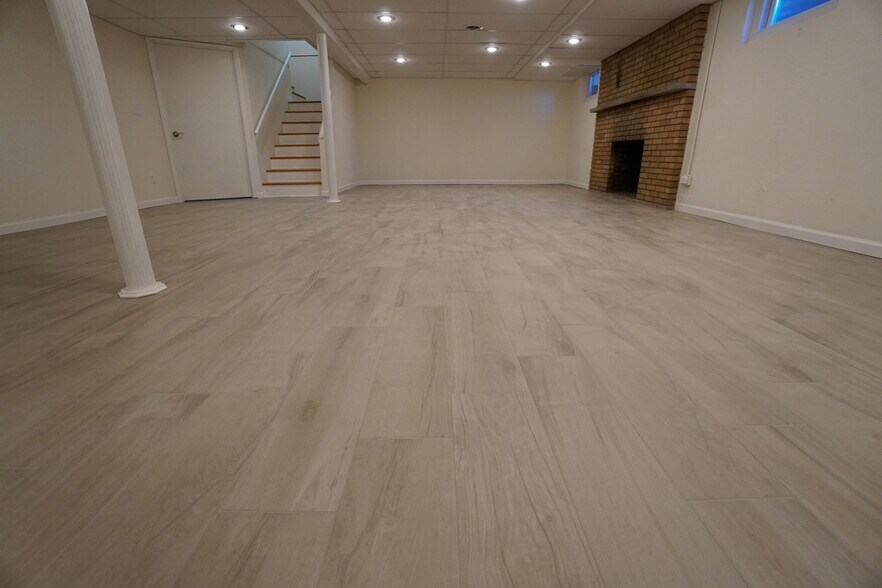 Building Photo - 28W383 Behrs Circle Dr S