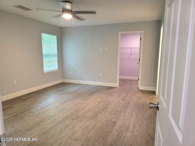 Building Photo - 1978 Solomon St