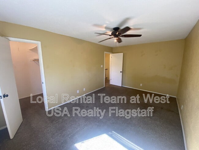 Building Photo - 1607 N Prairie Way
