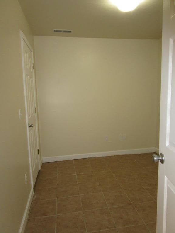 Building Photo - 601 W Smith St