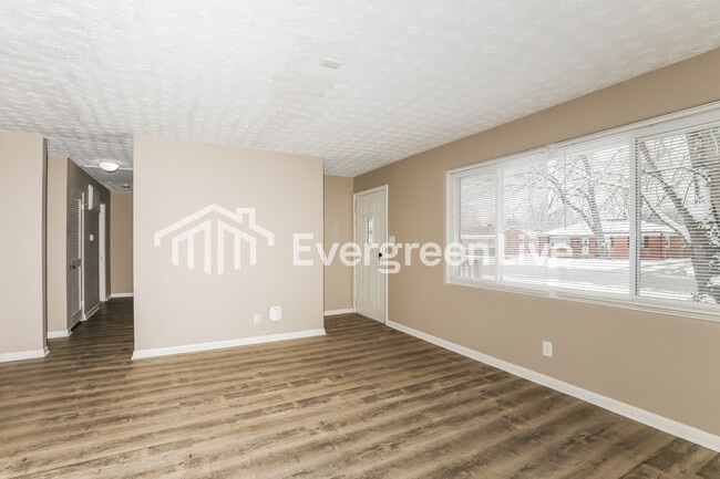 Building Photo - 3913 N Bolton Ave