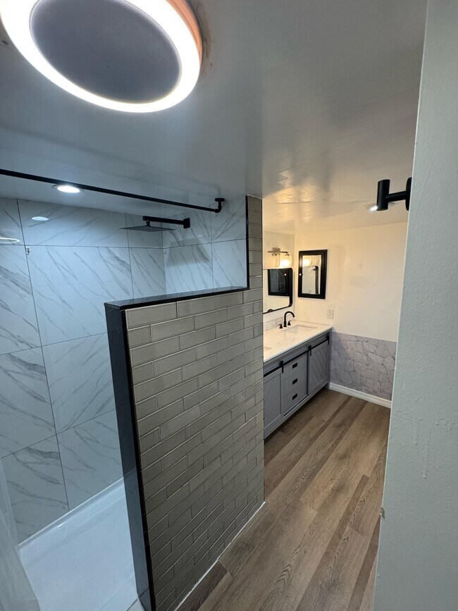 Building Photo - 1458 N Lawnwood Cir