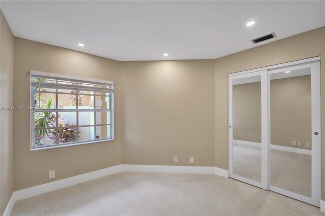 Building Photo - 1361 Springside Dr