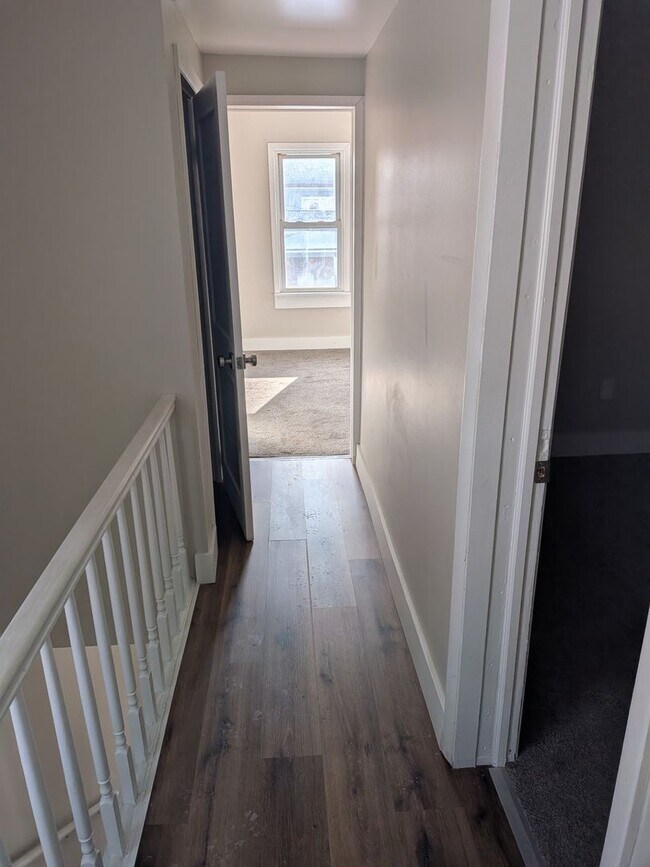 Building Photo - 1043 Meade Ave